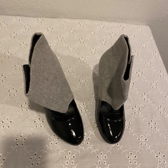 Boots - Picture 4 of 9